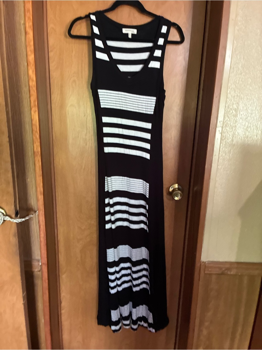 Monteau Black and White Sleeveless Striped Maxi Dress Size Medium